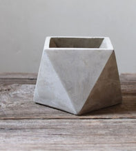 Load image into Gallery viewer, Flower Pot